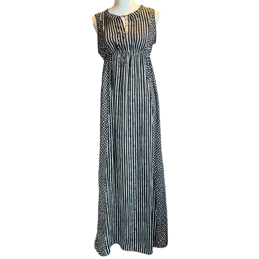 Loft  black and white patterned maxi dress. EC. Size small